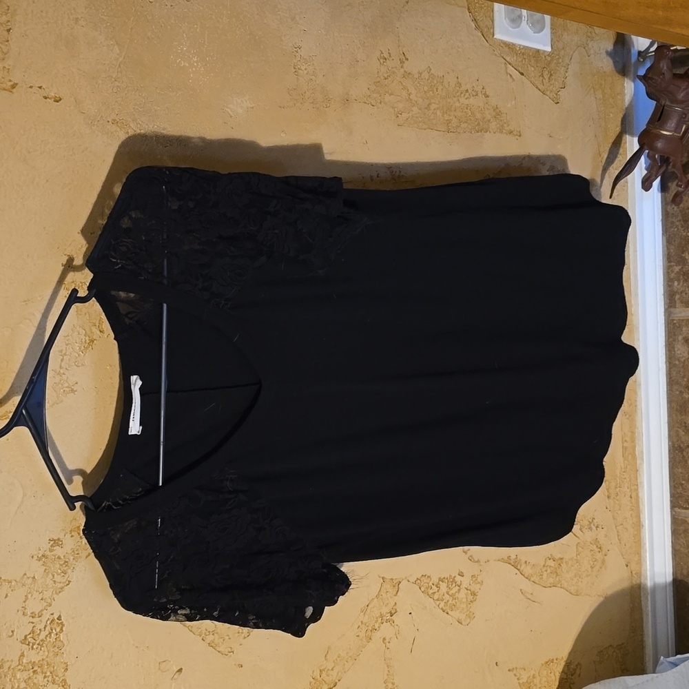 Black shirt shirt with lace sleeves XL